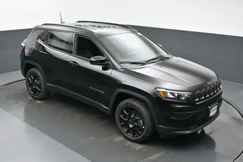 2026 Jeep Compass Latitude photo 1