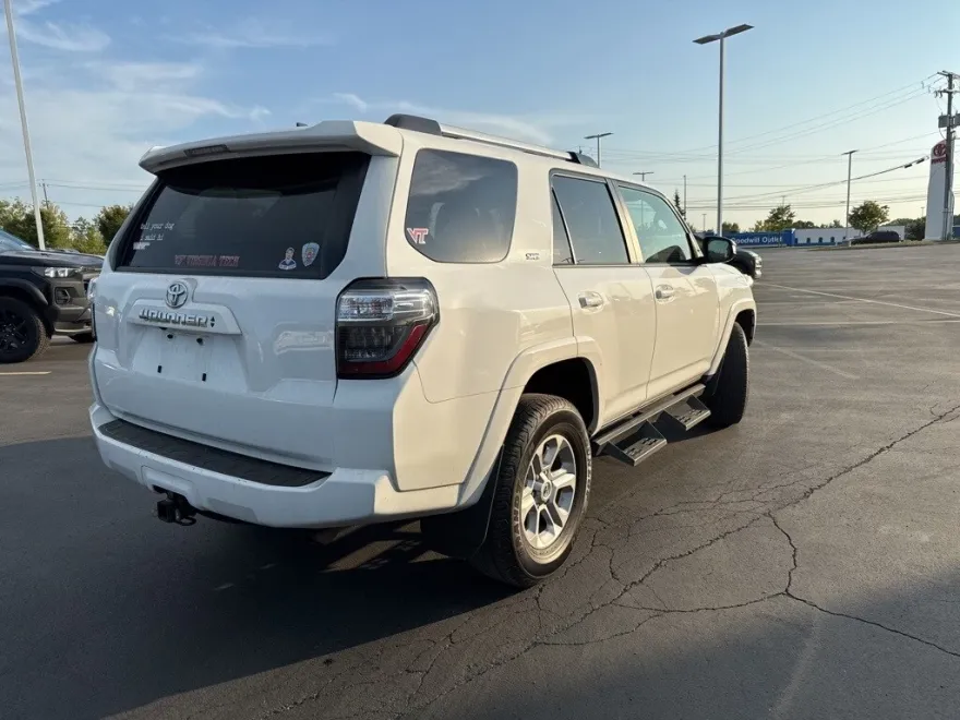 2023 Toyota 4Runner SR5 photo 1