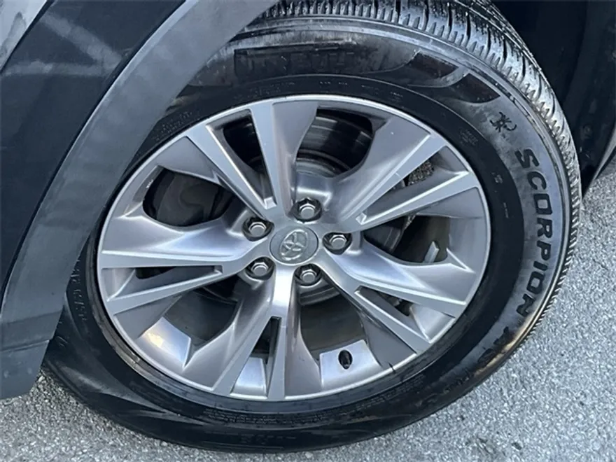 2015 Toyota Highlander XLE photo 1