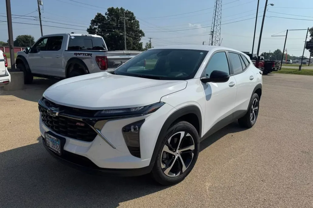 2025 Chevrolet Trax photo 1