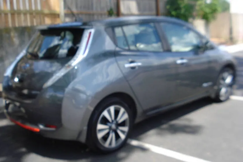 2017 Nissan Leaf SV photo 1