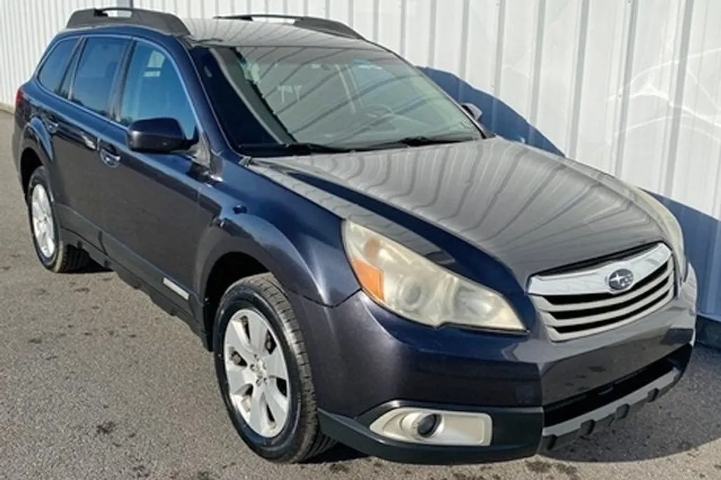 2012 Subaru Outback 2.5i Premium photo 1