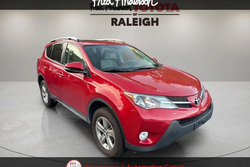2015 Toyota RAV4 XLE photo 1