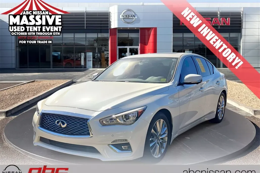2023 Infiniti Q50 LUXE photo 1