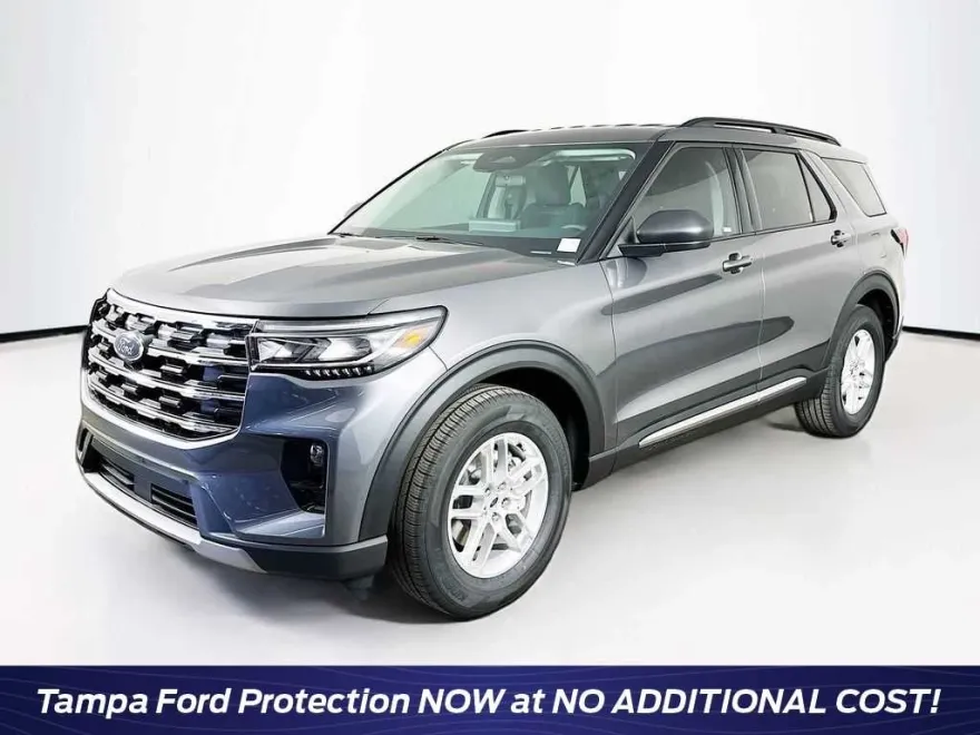 2025 Ford Explorer photo 1