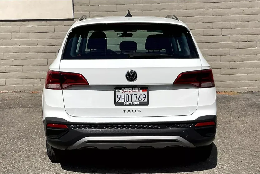 2023 Volkswagen Taos S photo 1