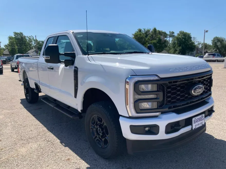 2025 Ford F-250 photo 1