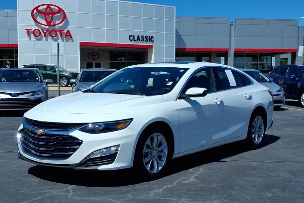 2024 Chevrolet Malibu 1LT photo 1