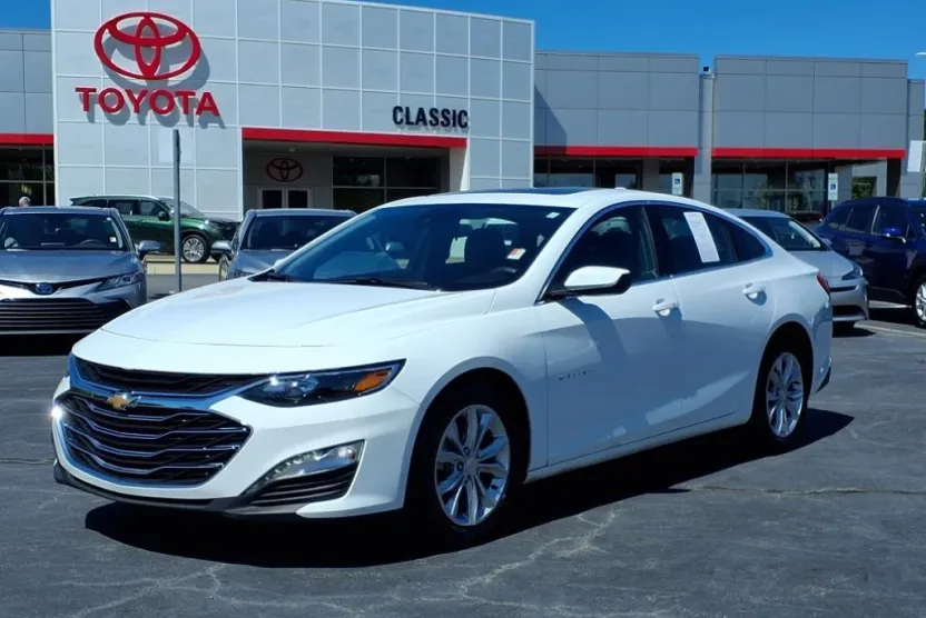 2024 Chevrolet Malibu 1LT photo 1