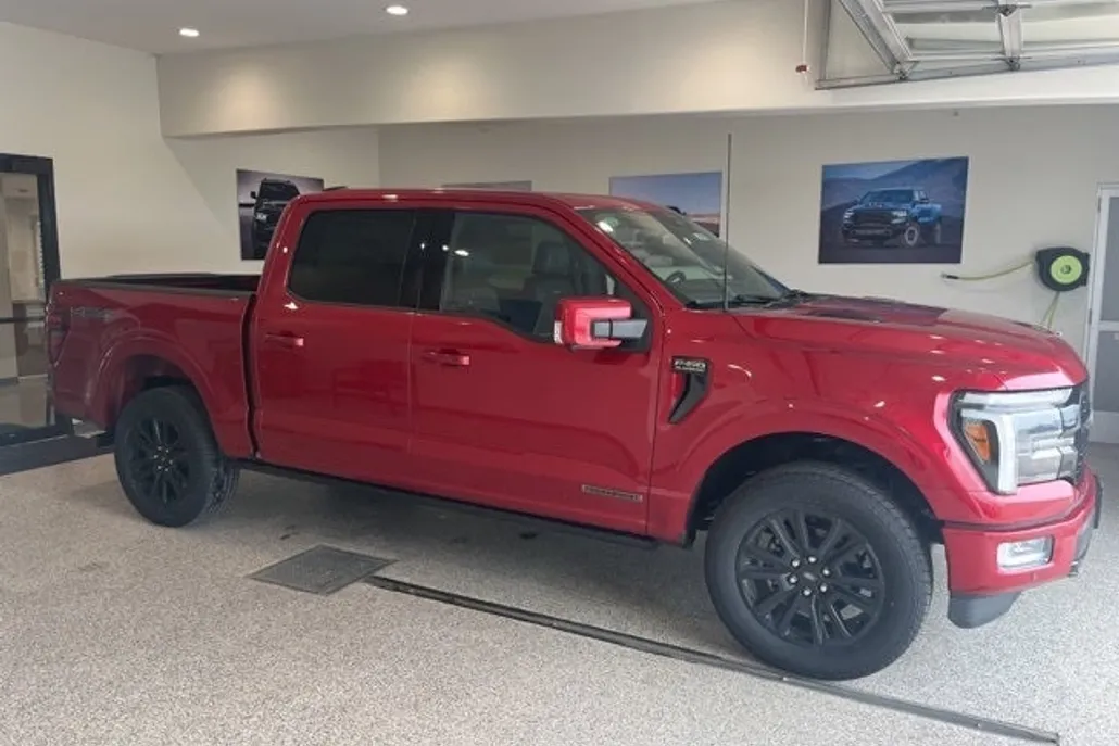 2025 Ford F-150 Platinum photo 1