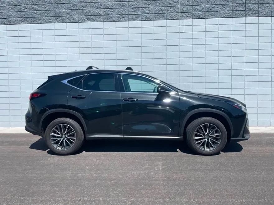 2022 Lexus NX 350h photo 1