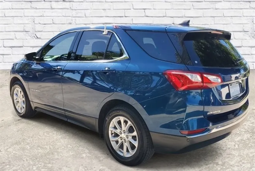 2020 Chevrolet Equinox LT photo 1