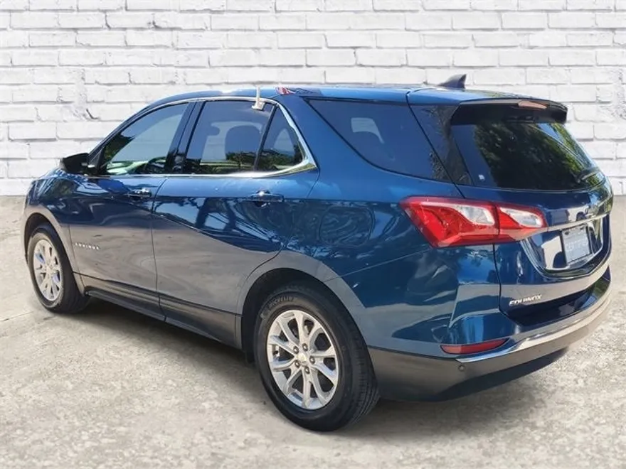 2020 Chevrolet Equinox LT photo 1