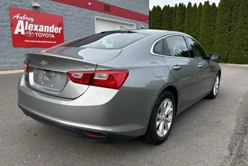 2023 Chevrolet Malibu 1LT photo 1