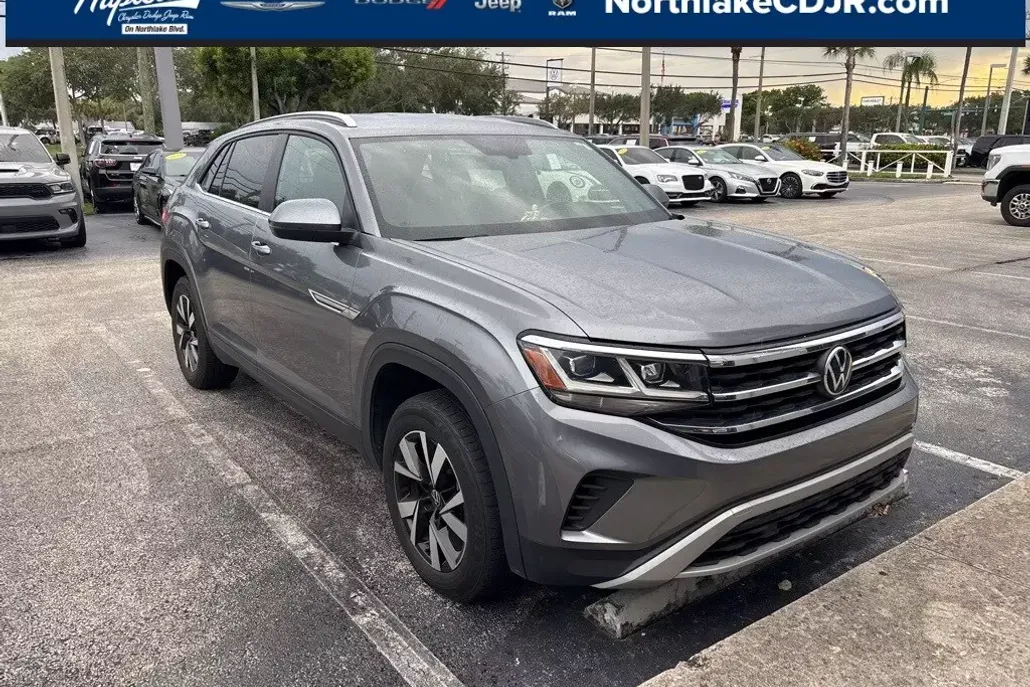 2022 Volkswagen Atlas Cross Sport SE photo 1