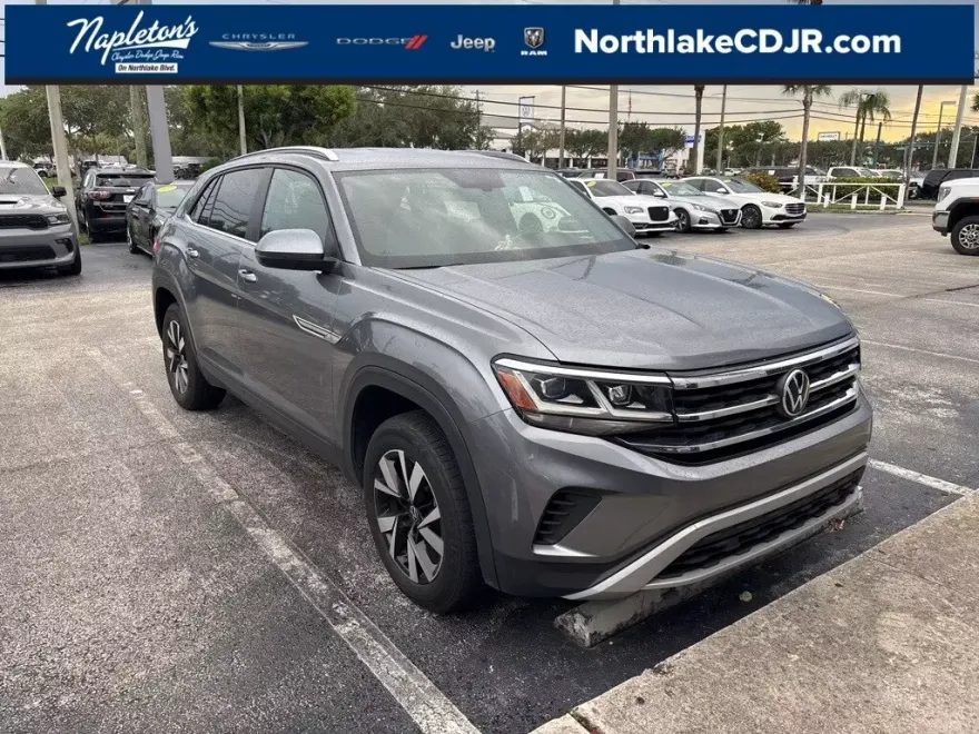2022 Volkswagen Atlas Cross Sport SE photo 1