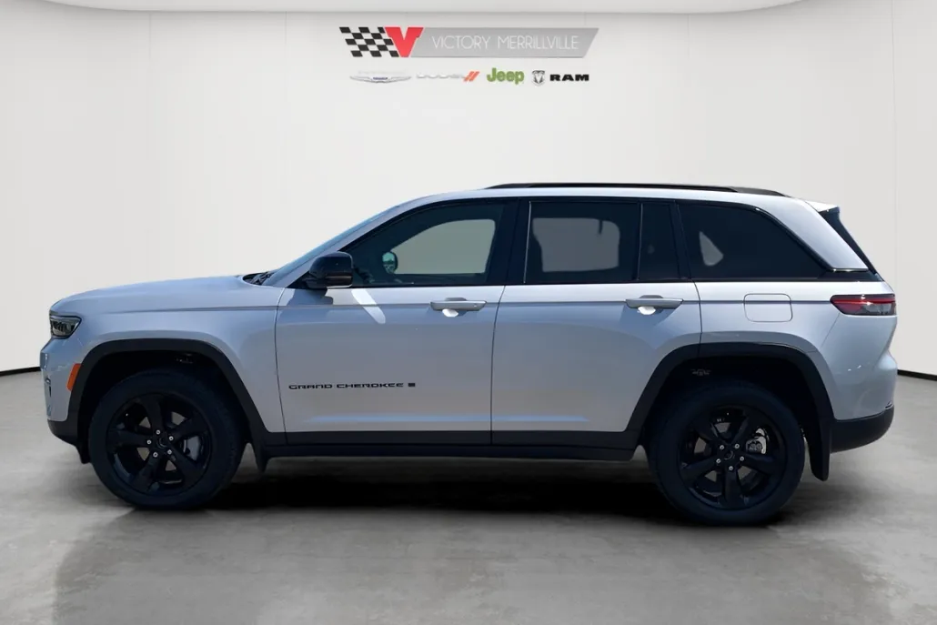 2025 Jeep Grand Cherokee Limited photo 1