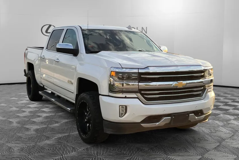 2018 Chevrolet Silverado 1500 High Country photo 1