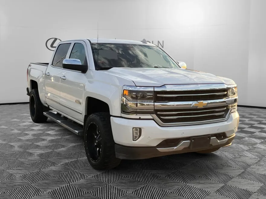 2018 Chevrolet Silverado 1500 High Country photo 1