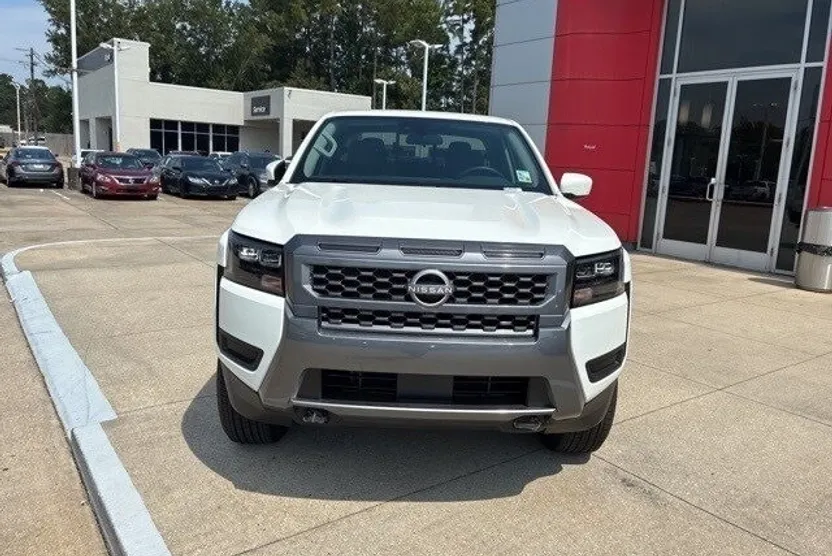 2026 Nissan Frontier SV photo 1