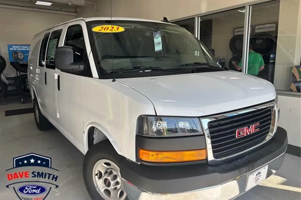 2023 Gmc Savana 2500 Cargo photo 1