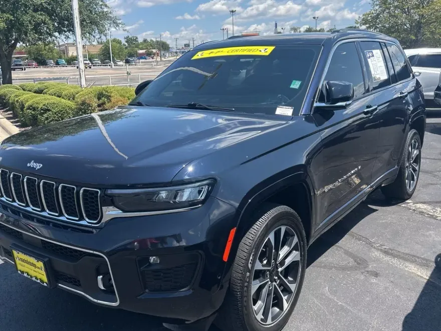 2023 Jeep Grand Cherokee Overland photo 1