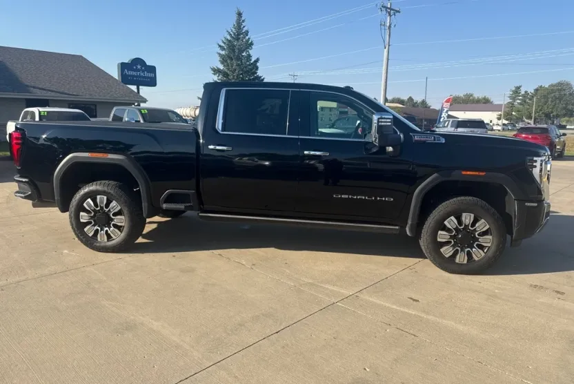 2024 Gmc Sierra HD Denali photo 1