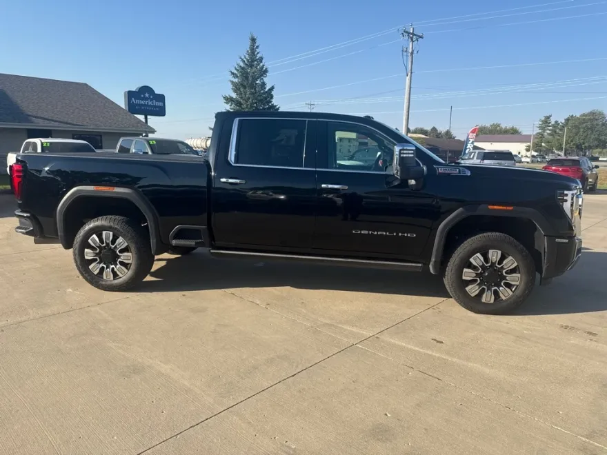 2024 Gmc Sierra HD Denali photo 1