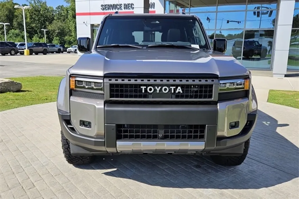 2025 Toyota Land Cruiser Base photo 1