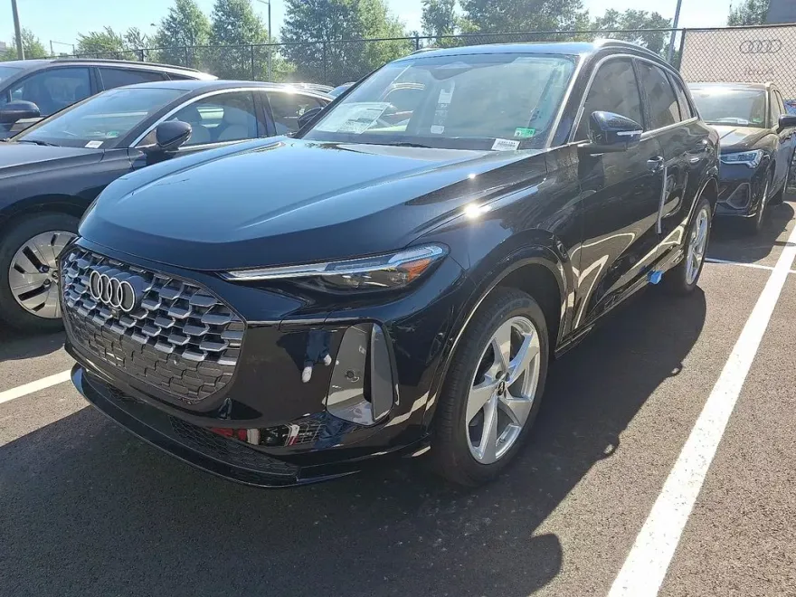 2025 Audi Q5 2.0T Premium Plus photo 1