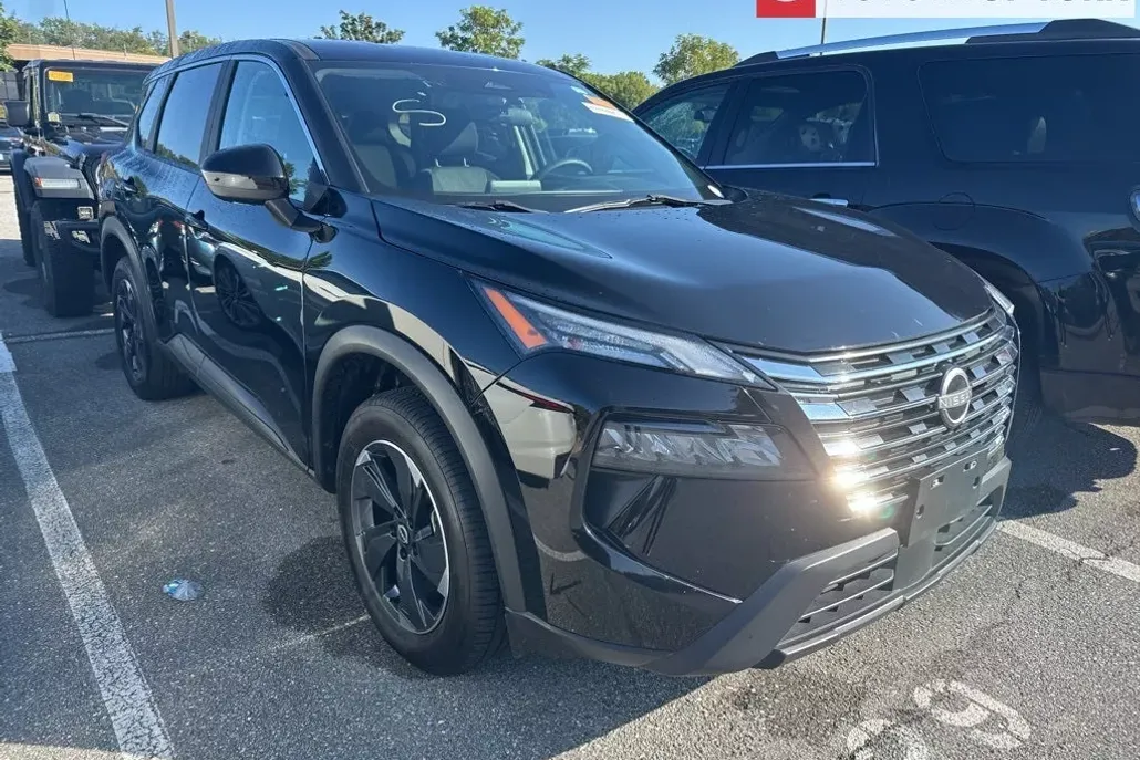 2024 Nissan Rogue SV photo 1