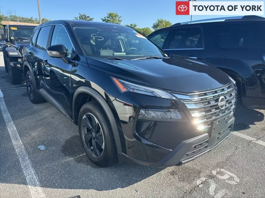 2024 Nissan Rogue SV photo 1