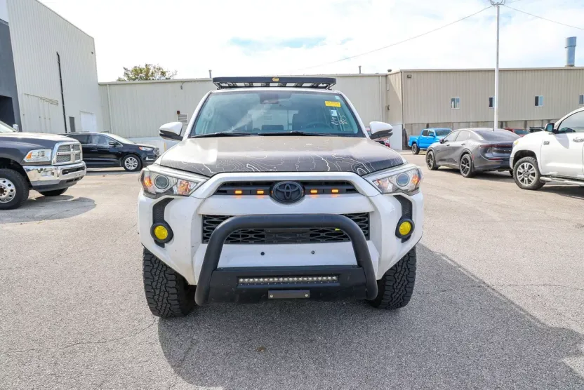 2020 Toyota 4Runner SR5 Premium photo 1
