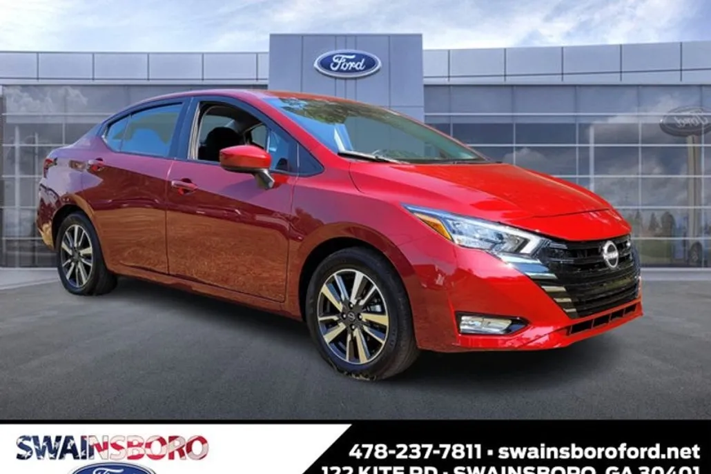 2025 Nissan Versa SV photo 1