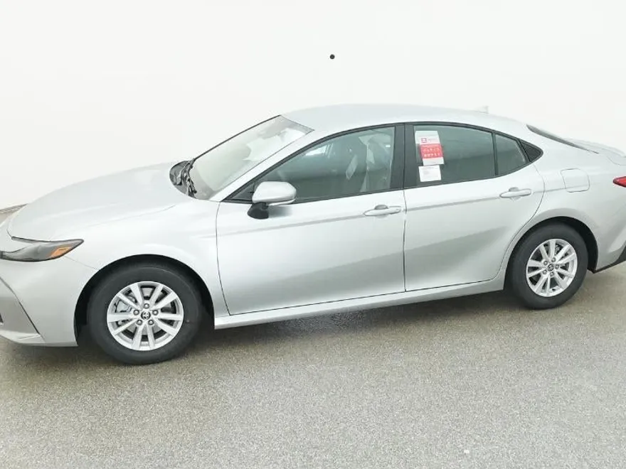 2026 Toyota Camry LE photo 1