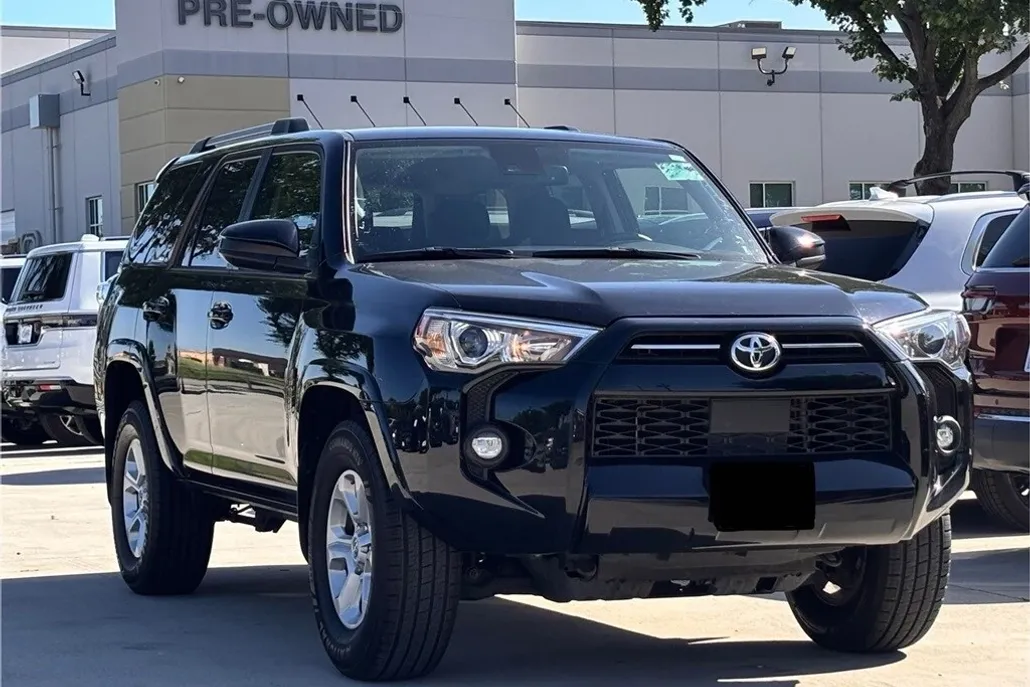 2024 Toyota 4Runner SR5 photo 1