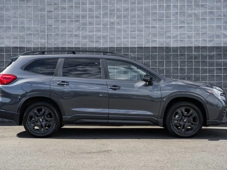 2023 Subaru Ascent Onyx Edition photo 1