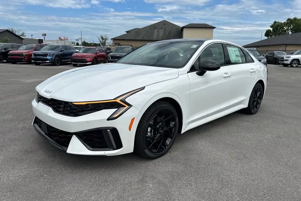 2026 Kia K5 GT-Line photo 1