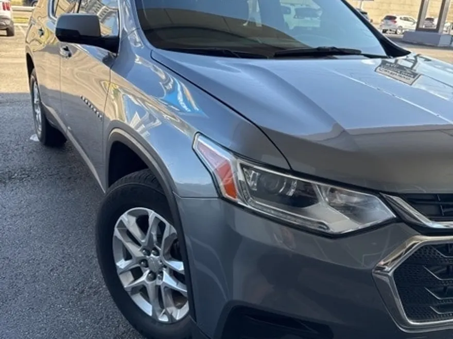 2019 Chevrolet Traverse LS photo 1