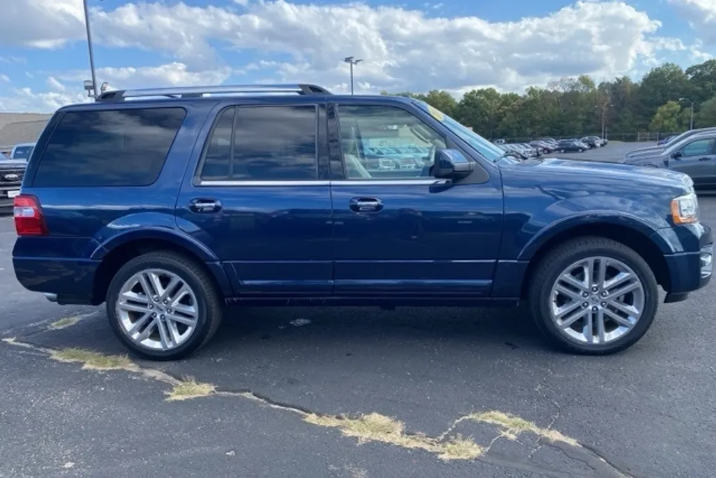 2016 Ford Expedition Limited photo 1