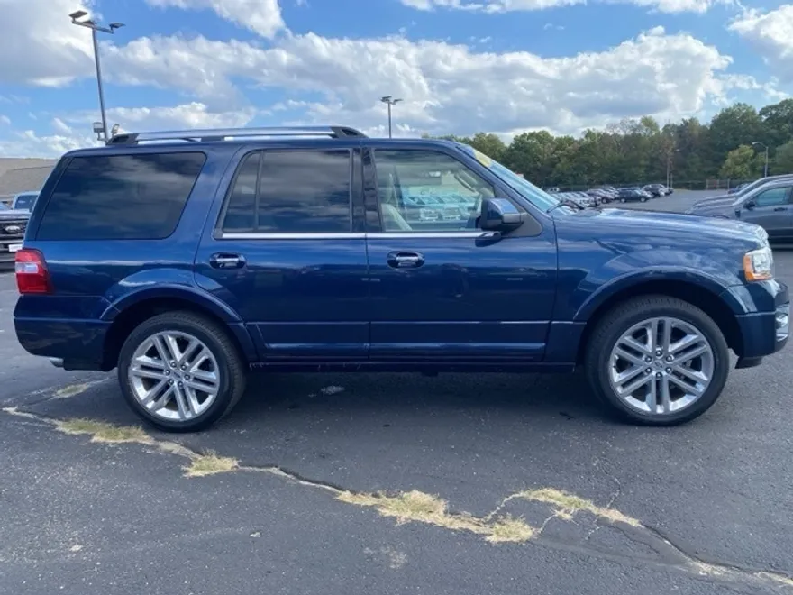 2016 Ford Expedition Limited photo 1