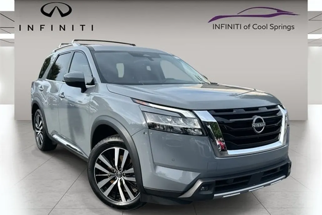 2023 Nissan Pathfinder Platinum photo 1