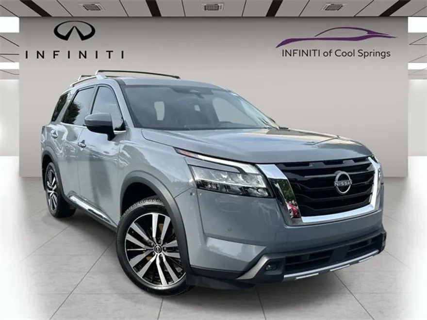 2023 Nissan Pathfinder Platinum photo 1