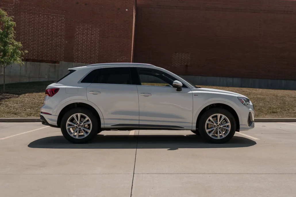 2025 Audi Q3 S line Premium Plus photo 1