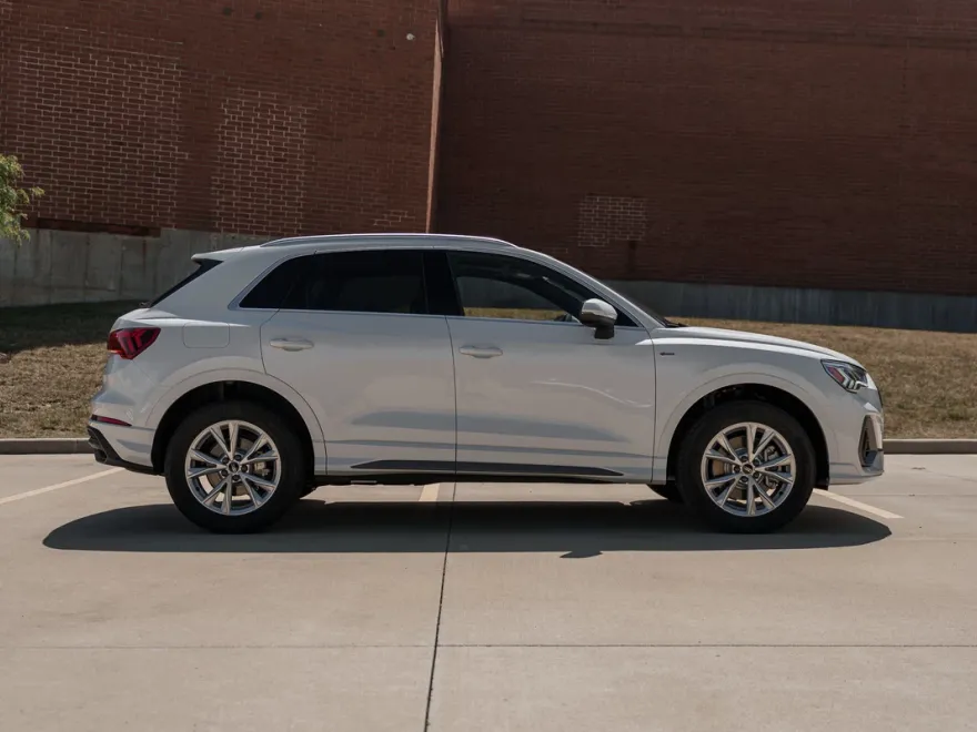2025 Audi Q3 S line Premium Plus photo 1
