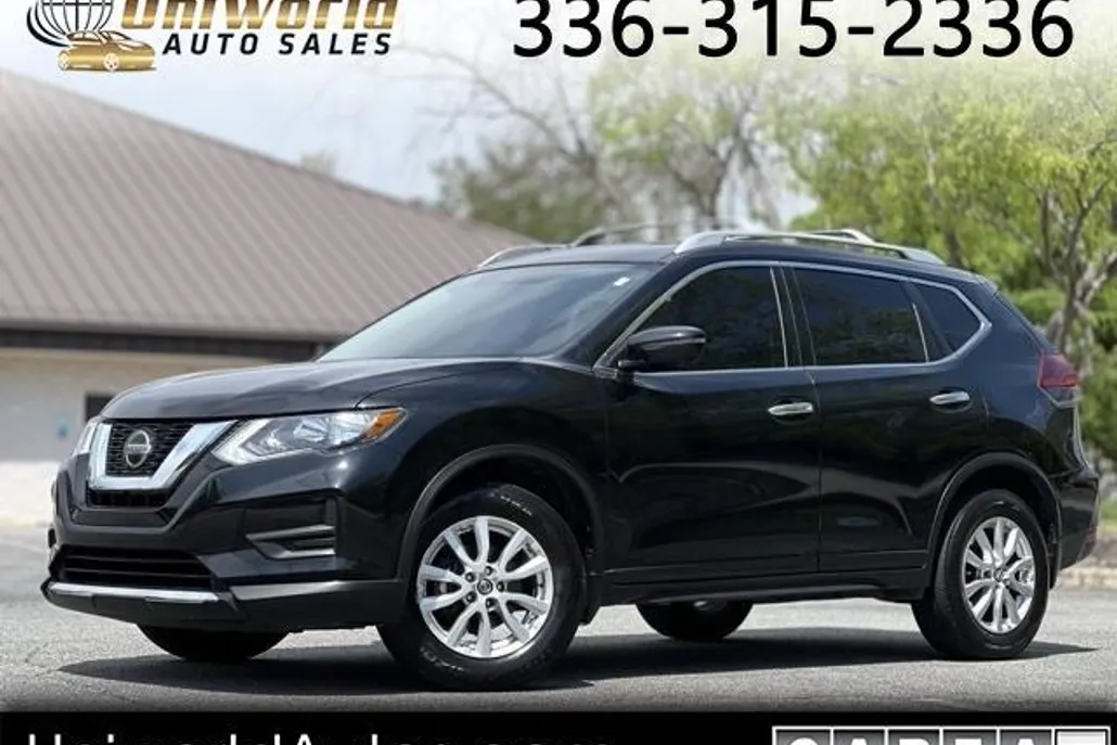 2018 Nissan Rogue SV photo 1