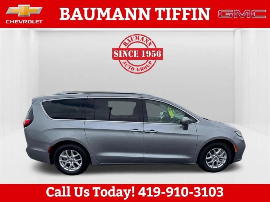 2021 Chrysler Pacifica Touring L photo 1