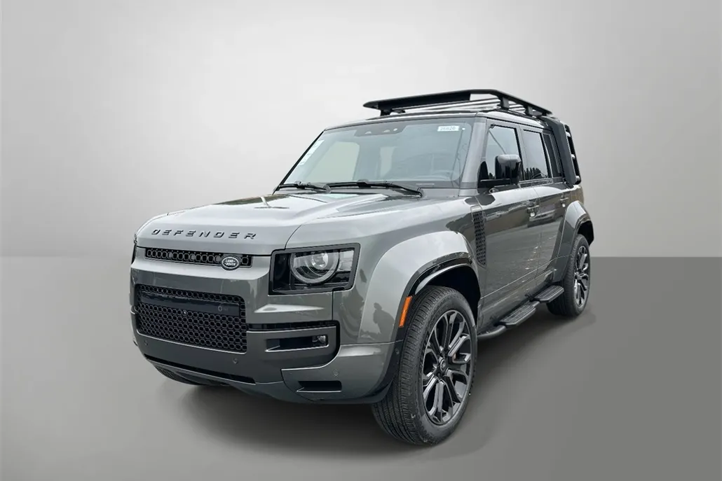 2025 Land Rover Defender 110 photo 1
