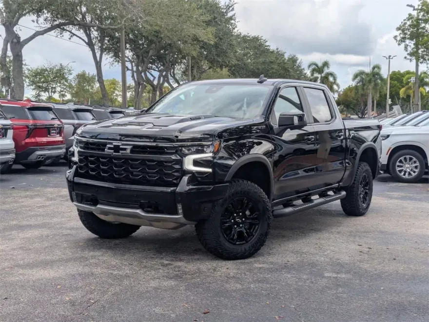 2025 Chevrolet Silverado 1500 ZR2 photo 1