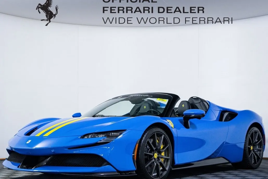 2025 Ferrari SF90 Spider Base photo 1